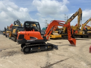 Excavatrice sur chenilles Doosan DX 60 d'occasion, <span class=keywords><strong>mini</strong></span> 6 tonnes, modèle DX60-9c, avec moteur, boîte de vitesses et pompe hydraulique, à vendre - Product Image 2