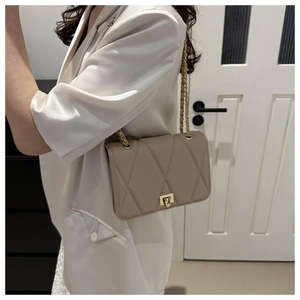 2024 nouveau exquis géométrique simple sangle Polyester doublure sac à bandoulière rétro mode diamant chaîne sac à bandoulière - Product Image 5