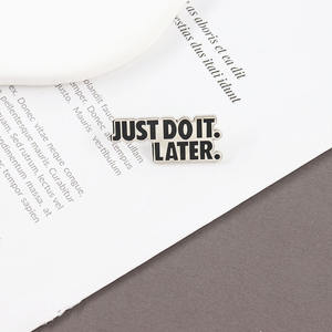 Lo farò più tardi con una spilla di smalto inglese per il regalo dei procrastinatori - Product Image 4