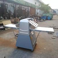 Machine à étaler la pâte à croissant de haute qualité à bon prix pour farine de blé et eau, haute productivité, multi-couches, pour boulangerie