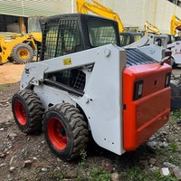 Vielseitiger Mini M-Serie 926kg S550 Kompaktlader Euro 5 Erdbewegungsmaschine 2995kg Kehrmaschinen- & Schneepflug-Anbaugeräte