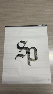 Bolsa con cierre de cremallera con sellado esmerilado biodegradable personalizada bolsas de embalaje para camisa/sudaderas con capucha/pantalones con logotipo bolsas de plástico - Product Image 3