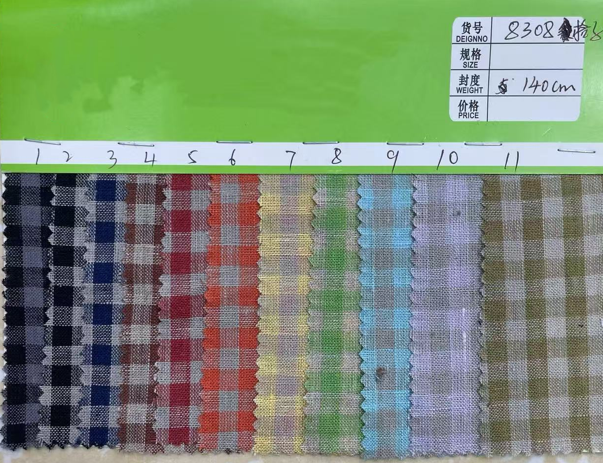 I colori della cartella colori sono disponibili in magazzino.