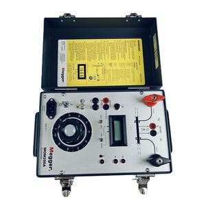 Megger para Microohmímetro MOM200A - 0-200 A, Portátil y Resistente, 1 Año de Garantía - Product Image 1