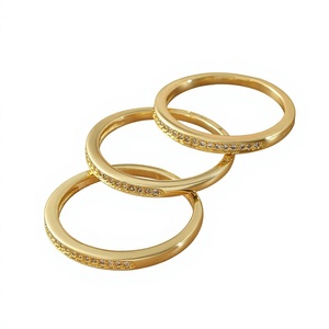 Anillos de Pareja Más Vendidos, Chapados en Cobre con Oro de 18K, Estilo Coreano Chic, con Circonita, Minimalistas, Geométricos, para Boda - Product Image 2
