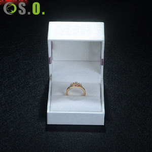 Caja de Cartón Blanca Económica con Logotipo Personalizado para Empaque de Joyería, para Anillos, Colgantes, Pulseras, Brazaletes, Collares, Aretes - Product Image 1