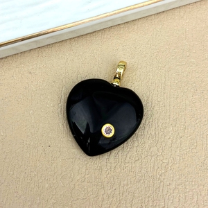 Ciondolo Minimalista a Cuore con Gemma Naturale e Zirconi Micro-Incastonati, Charm in Lapislazzuli e Rodonite per Uso Quotidiano - Product Image 6