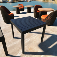 Table à manger carrée décontractée à vendre, table de balcon, table en plastique d'extérieur