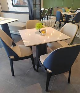 Muebles Modernos para Cafetería y Restaurante, Sillas Tapizadas en Dos Tonos, Mesas con Cubierta de Mármol y Asientos de Cabina, Detalles en Colores Frescos - Product Image 4