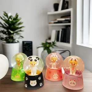 Globo de neve LED bonito personalizado seguro para crianças, globo de água em resina de 45 mm para decoração e presentes