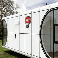 Villa conteneur de luxe inspirée d'une capsule spatiale, pour hôtels en montagne, forêt ou parc, idéale pour le glamping en éco-resort.