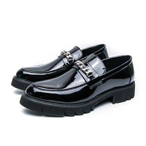 Mocasines de <span class=keywords><strong>charol</strong></span> negro para <span class=keywords><strong>hombre</strong></span> con cadena plateada y suela gruesa, sin cordones, de vestir, ¡Gran oferta! - Product Image 6