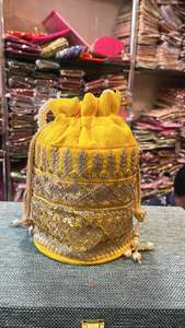 Handicraft Collection Mujer Classy Zari & Tikli Work Silk Potli al mejor precio Bolsa Favor DE BODA Regalo de devolución para invitados - Product Image 6