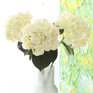 Flores de Hortensia Artificiales de Látex de Alta Calidad, Tacto Real, Pétalos Grandes en Blanco y Verde para Graduaciones - Product Image 4