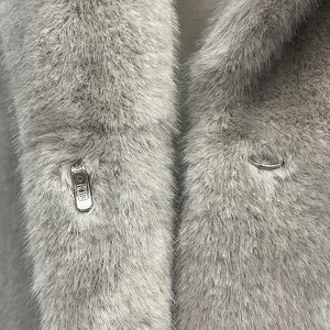 <span class=keywords><strong>Manteau</strong></span> de luxe en fausse fourrure de vison pour <span class=keywords><strong>femme</strong></span>, élégant gris argenté, col large, coupe oversize, sans cruauté, chaud et doux pour l'<span class=keywords><strong>hiver</strong></span> - Product Image 4