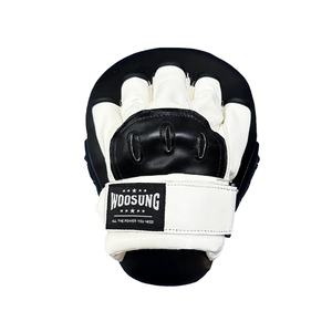 Objetivos de Pared para Boxeo, Judo, Taekwondo, Karate y Artes Marciales Samurai de Woosung - Nuevo Diseño de Objetivos de Mano - Product Image 1