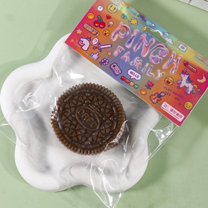 Venta Directa de Fábrica al por Mayor: Juguete Blandito Único de TPR con Forma de Galleta, Regalo de Recuperación Lenta, Juguete Antiestrés de Hámster para Apretar - Product Image 2