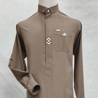 Großhandel traditionelle muslimische Kleidung & Accessoires New Style Langarm Saudi-Stil arabische Robe mit Hemd Kragen Günstiger Preis