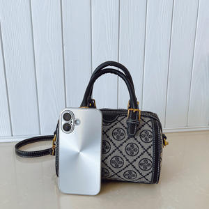 Sac à main pour femme, nouveau style 2026, en matériau PU. Avec un design à motifs géométriques. - Product Image 3