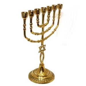 Soporte de vela Menorah de aluminio de calidad superior Diseño Acabado niquelado para decoraciones del hogar y la boda - Product Image 1