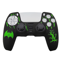 Housse de manette en silicone de qualité supérieure gravée au laser avec motif, anti-transpiration, antidérapante, poignée ergonomique pour coque de manette PS5