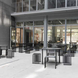 Juego de Muebles de Exterior Duraderos de Acero Inoxidable con Estructura de Hierro Moderna, <span class=keywords><strong>Mesa</strong></span> y Silla de Café Minimalistas para <span class=keywords><strong>Terraza</strong></span> Comercial - Product Image 4