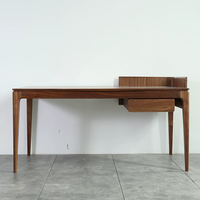 Bureau d'ordinateur en bois massif personnalisable, table d'étude de luxe en bois avec une finition artisanale raffinée
