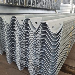 ราวกันตกแบบ W-Beam ชุบกัลวาไนซ์แบบจุ่มร้อน ราคาแข่งขันได้ ตามมาตรฐาน AASHTO M180 หนา 2.67 มม. แบบ 2 ลูกฟูก สำหรับความปลอดภัยบนทางหลวงในประเทศไทย - Product Image 3