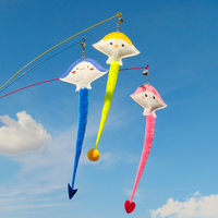 Jouet interactif pour chat en forme de poisson-diable mignon en acier inoxydable avec plumes et peluche, vente en gros