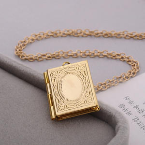 Intagliato Annata Libro Medaglione <span class=keywords><strong>Collana</strong></span> Segreto Nascondiglio Locket Della Foto Della <span class=keywords><strong>Collana</strong></span> Scatola Libro <span class=keywords><strong>di</strong></span> Foto Locket Del Pendente Della <span class=keywords><strong>Collana</strong></span> - Product Image 2