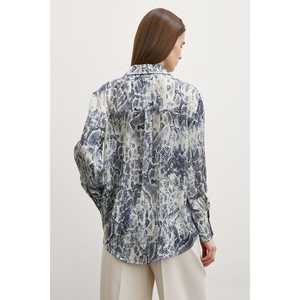 Chemise en satin à imprimé serpent pour femme, grise, boutonnée, décontractée, pour tous les jours - Product Image 4