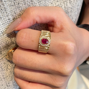 Anello Personalizzato Vintage in Oro 18K <span class=keywords><strong>con</strong></span> Rubino Rosso Sangue di Piccione Design a Fisarmonica per Matrimoni <span class=keywords><strong>e</strong></span> Feste - Product Image 1