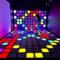 Jeu de sol interactif pour enfants avec dalles LED, projecteur à capteur de mouvement, terrain de jeu intérieur lumineux avec logiciel de conception
