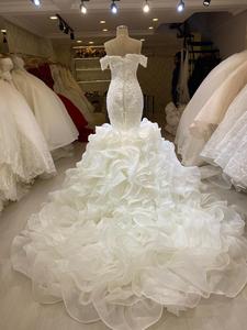 Vestido de Novia de Lujo 2022 con Hombros Descubiertos, Escote Corazón, Apliques de Encaje con Pedrería, Vestido de Novia de Sirena con Capas - Product Image 2