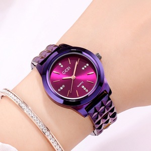 Montre élégante et de grande valeur pour femmes avec bracelet en acier, cadran orné de strass et mouvement à quartz étanche - Product Image 4