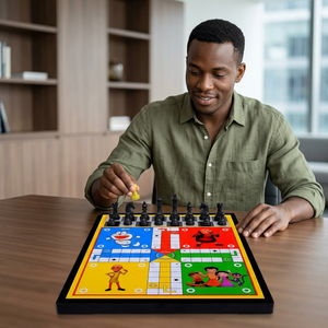 Jeu d'échecs sur le thème des dessins animés avec des personnages colorés et des pièces en plastique pour un jeu familial amusant - Product Image 1