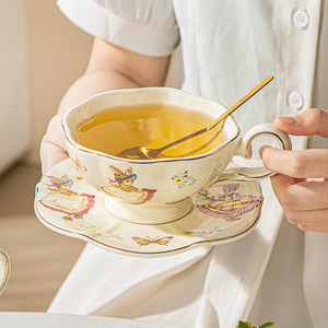 Lanborui Juego de té de lujo con borde dorado para un juego de tetera de porcelana y platillo, juego de regalo de té británico para mujer - Product Image 6