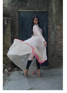 Imprimé floral pour femmes en coton biologique taille empire à manches longues vêtements indiens écologiques style tissé vêtements élégants - Product Image 3