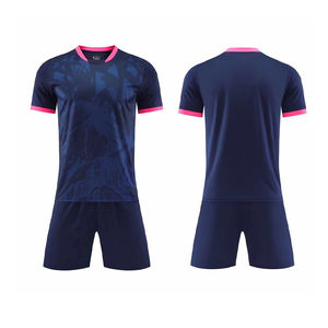 Hoogwaardige teamclub voetbaltenues voetbalshirts tweedelige heren shorts set custom sublimatie voetbalshirt set - Product Image 5