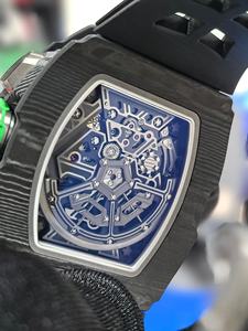 Reloj deportivo mecánico para hombre, de fibra de carbono, tourbillon, resistente al agua, de alta calidad, fabricado a medida en fábrica. - Product Image 4