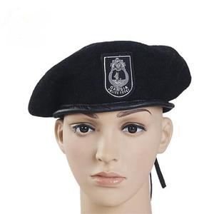 Béret personnalisé 100% laine de haute qualité pour hommes de différentes couleurs - Product Image 2