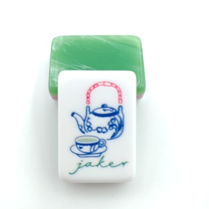Set di Mahjong Americano di Lusso Verde Smeraldo con Tessere Personalizzate Incise a Forma di Pesce Koi e Joker Fantasioso, Gioco da Tavolo Premium di Design - Product Image 4