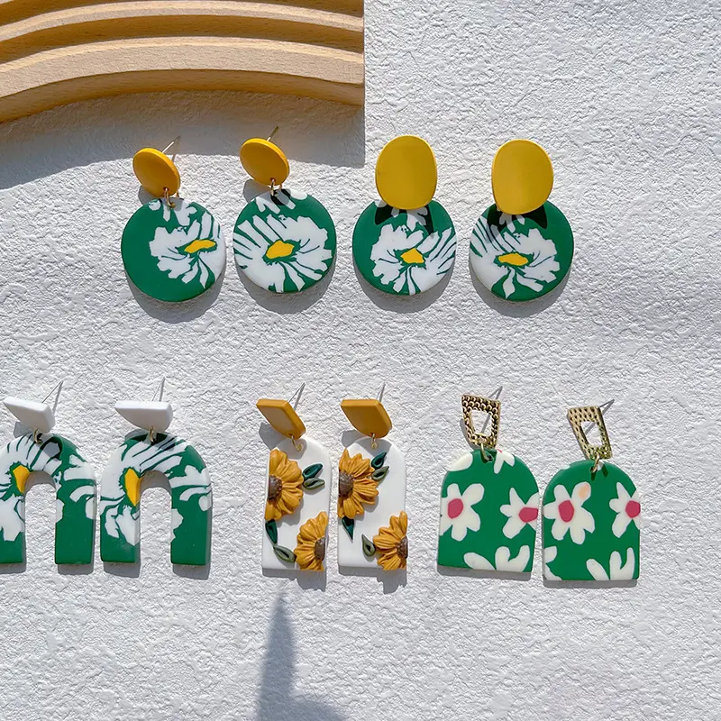 Großhandel individualisierte handgemachte Tonohrring bunte weiche Daisy Blume einzigartige handgemachte Ohrringe