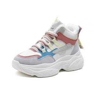 Chaussures de sport décontractées en peluche pour femmes, nouvelle mode automne-hiver, confortables et chaudes, style baskets de marche - Product Image 1