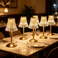 Lampe de table LED rechargeable sans fil, romantique et luxueuse, pour centre de table de mariage, restaurant, banquet, fête, décoration extérieure