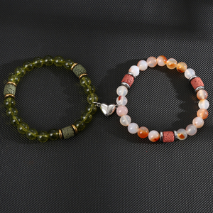 Vente en gros de perles de <span class=keywords><strong>lave</strong></span> faites à la main, bijoux en pierre naturelle, aimants pour la Saint-Valentin, bracelet de couple en perles de pierre naturelle en forme de cœur - Product Image 3