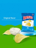 Chips Ruffles Sabor a Cebolla y Yogur, Sabor a Queso Cheddar y Crema Agria, 82g, Bocadillos Exóticos