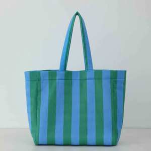 Sac fourre-<span class=keywords><strong>tout</strong></span> rayé personnalisé écologique tendance en gros pour filles – Sac à bandoulière portable pour voyage et plage - Product Image 3