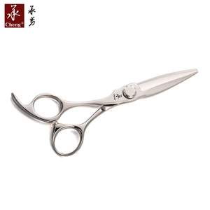 Tijeras de Corte de Pelo Profesionales para Estilistas WA-65 Barber Salon Japan Steel CNC Blade, CNC CHENG YONGHE - Product Image 3