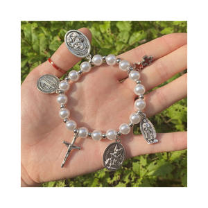 Pulsera de Cuentas de Perlas Católicas <span class=keywords><strong>Recuerdos</strong></span> Tradicionales de Primera Comunión con Cruz y Dijes de Santa María y San José - Product Image 1